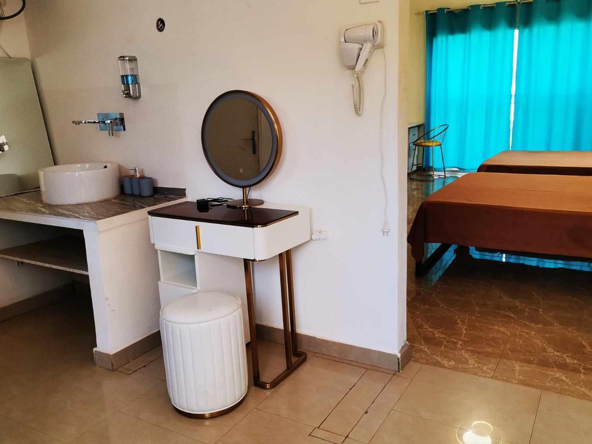 Hotel La Kapila Ivato Ивато Экстерьер фото